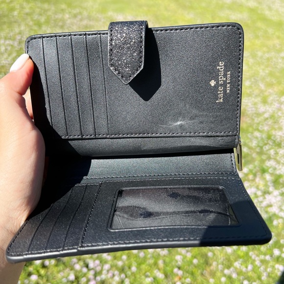 Kate Spade Giftable Boxed Medium Compact Bifold Wallet - Picture 5 of 5